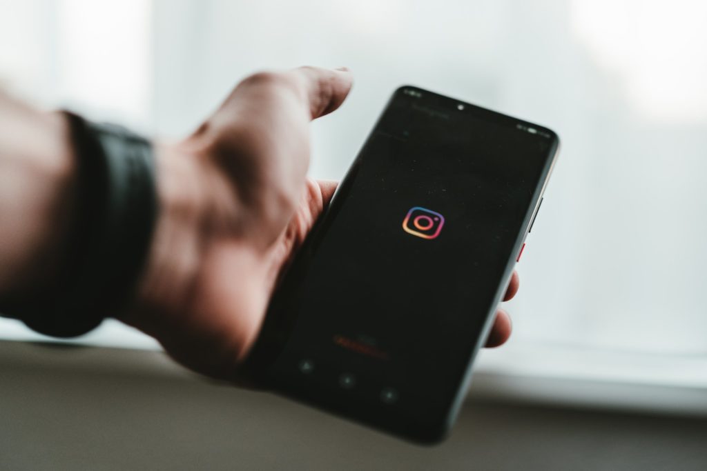 5 Effortless Ways To Get More Instagram Likes cover